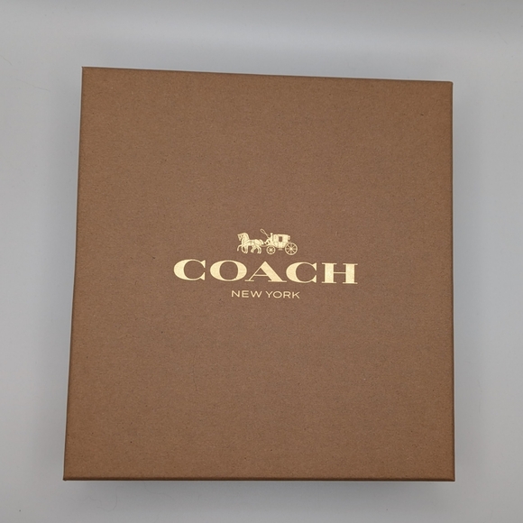 Coach Small Pet Collar & Leash Set in Silver & Khaki Saddle Signature Canvas - Picture 7 of 7